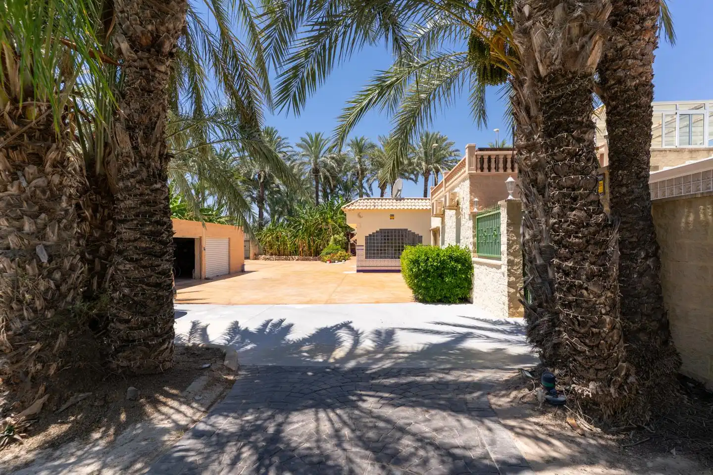 Exterior view of Houses for sale in Elche / Elx  with Air Conditioner, Private garden and Terrace