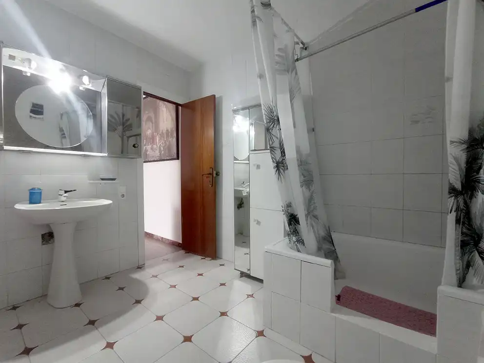 Bany de Pis en venda en La Llagosta amb Balcó