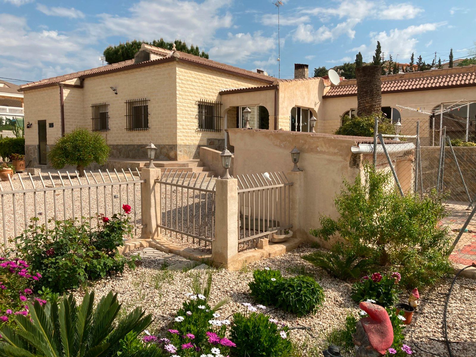 Country house for sale in Pedanías Este