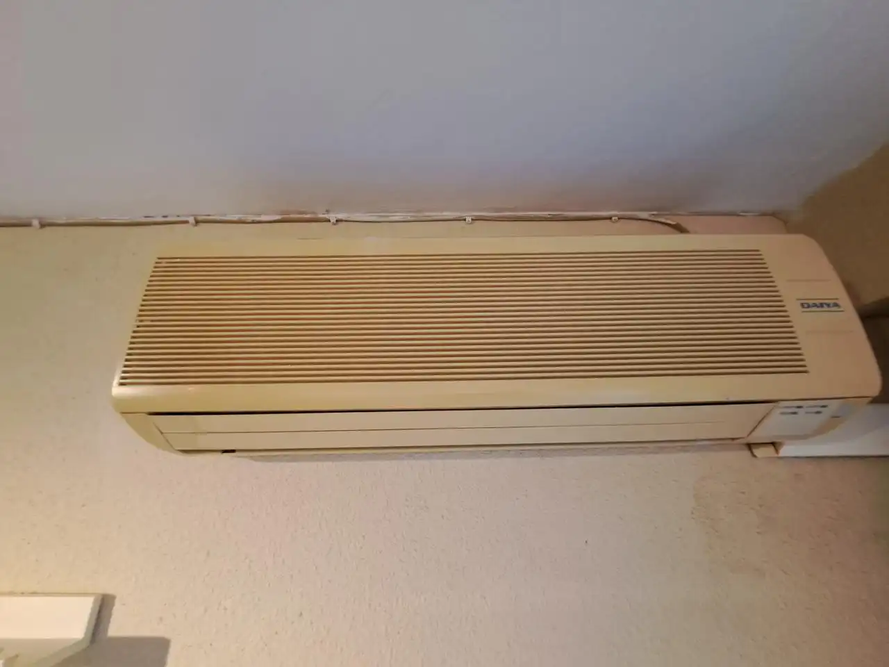 Exterior view of Flat for sale in Zaragoza  with Air Conditioner