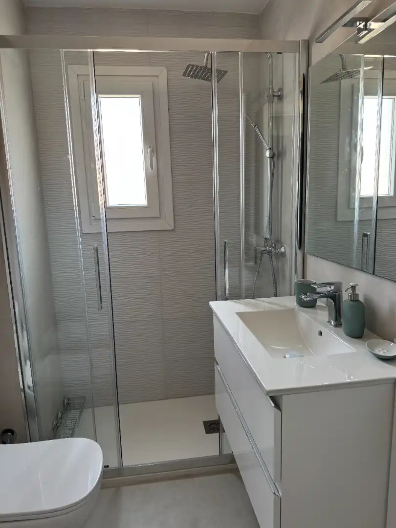Bathroom of Flat for rent in Sevilla  with Air Conditioner, Heating and Terrace
