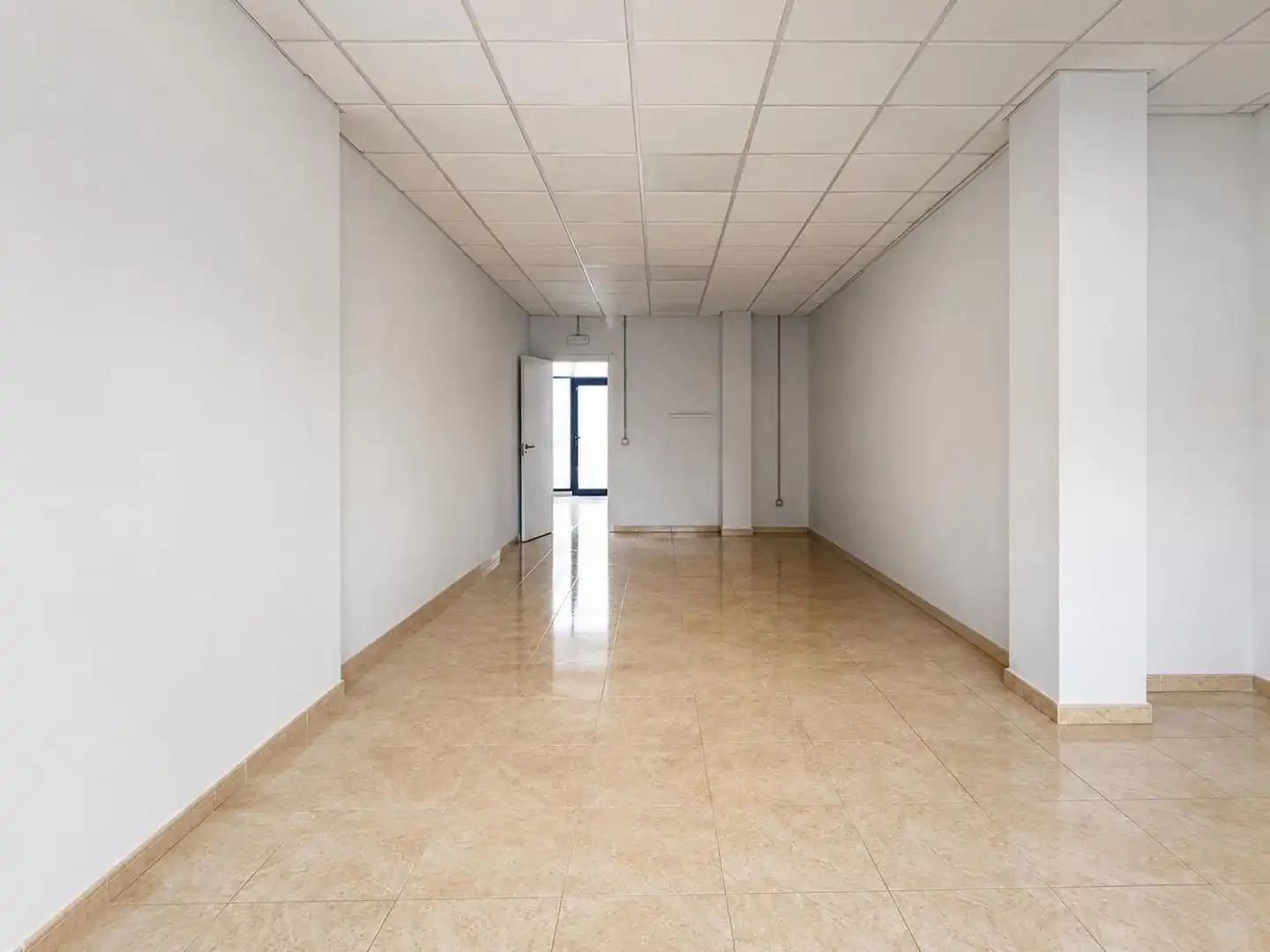 Local comercial en alquiler en del Castillo 17, imagen 21