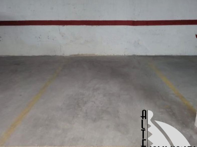 Parkplatz von Garage zur Miete in Altea