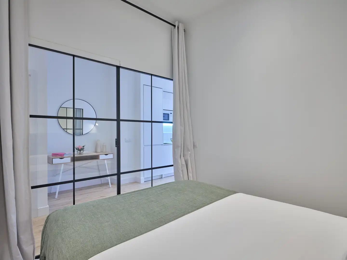 Habitación de Apartamento de alquiler en Madrid con Aire acondicionado, Amueblado y Lavadora