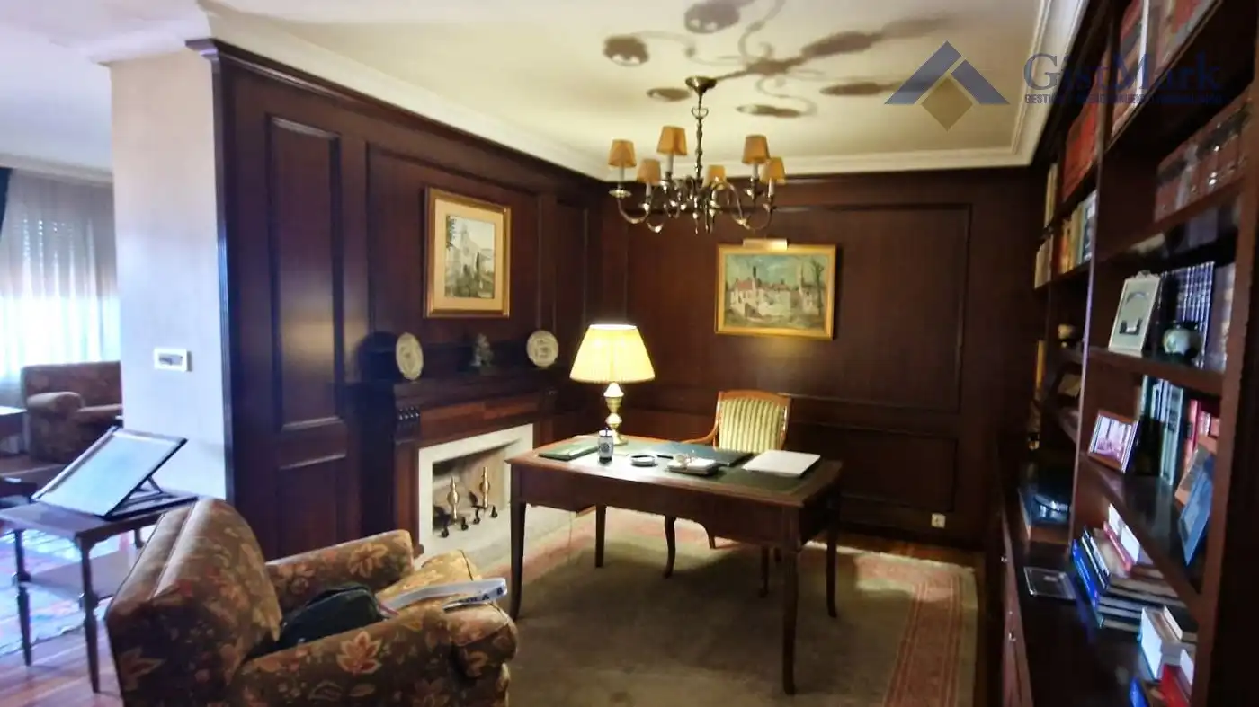Sala de estar de Piso en venta en Vigo  con Calefacción, Parquet y Terraza