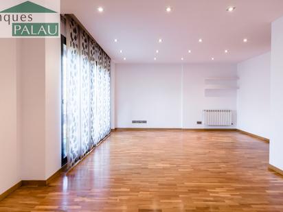 Flat for sale in Sabadell  with Air Conditioner and Heating