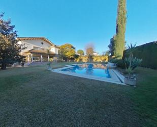 Piscina de Casa o xalet en venda en  Córdoba Capital amb Aire condicionat, Calefacció i Parquet