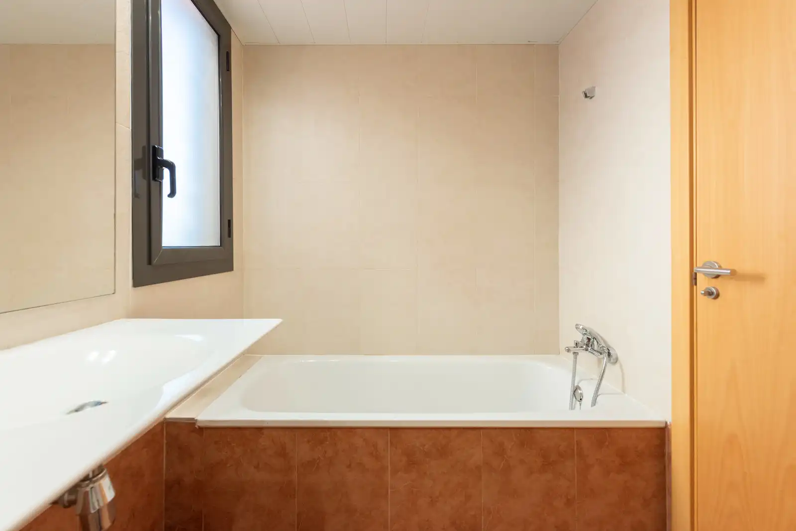 Bathroom of Flat for rent in Sabadell  with Heating, Parquet flooring and Oven