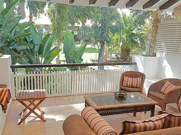 Pis amb piscina en venda a Nueva Andalucía