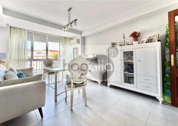 Living room of Flat to rent in  Sevilla Capital  with Air Conditioner and Furnished