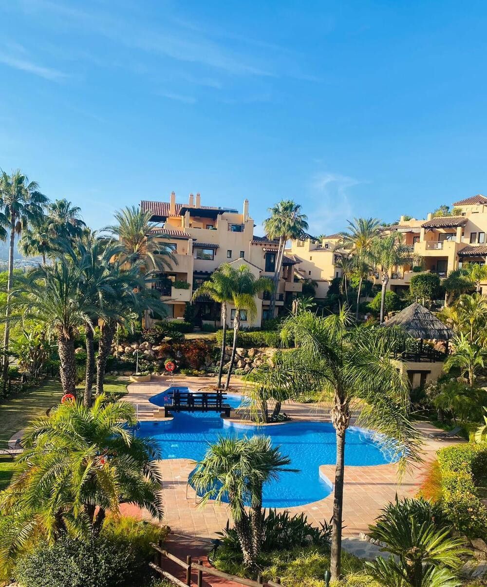 Exterior view of Attic to rent in Estepona  with Air Conditioner, Terrace and Swimming Pool