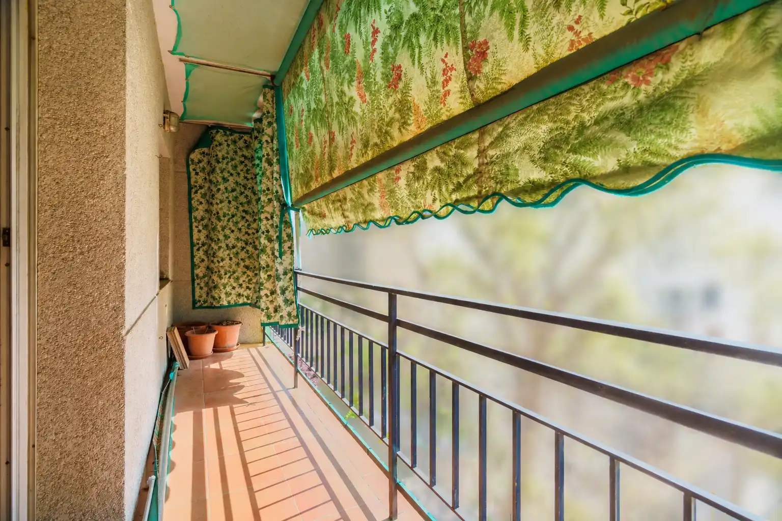 Terraza de Piso en venta en L'Hospitalet de Llobregat con Balcón