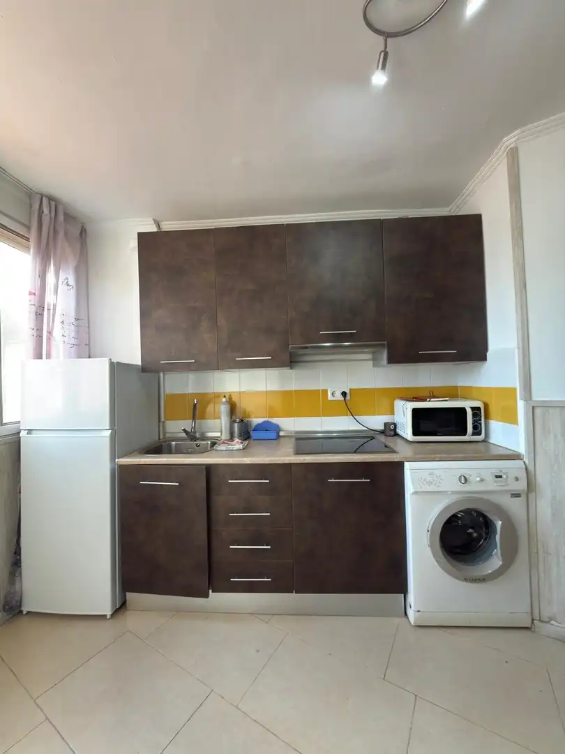 Küche von Wohnung zum Verkauf in Benalmádena mit Klimaanlage und Gemeinschaftspool