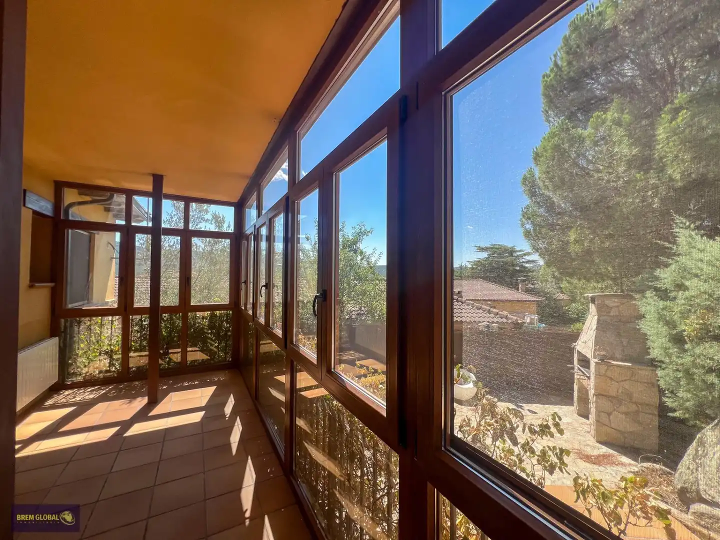 Terrassa de Casa o xalet en venda en El Berrueco amb Calefacció, Jardí privat i Alarma
