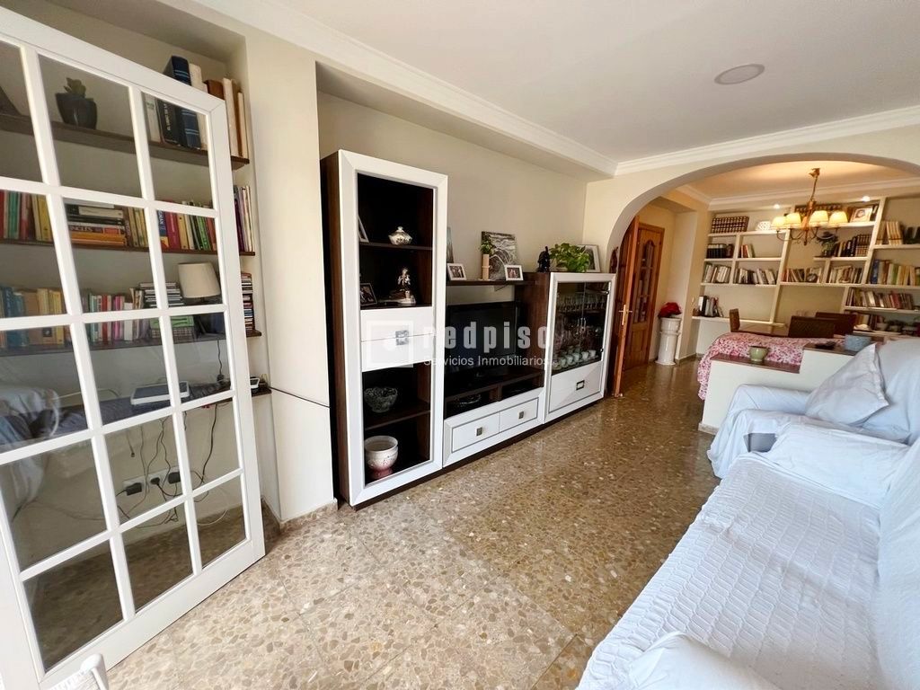 Sala d'estar de Casa o xalet en venda en Málaga Capital amb Aire condicionat, Terrassa i Traster