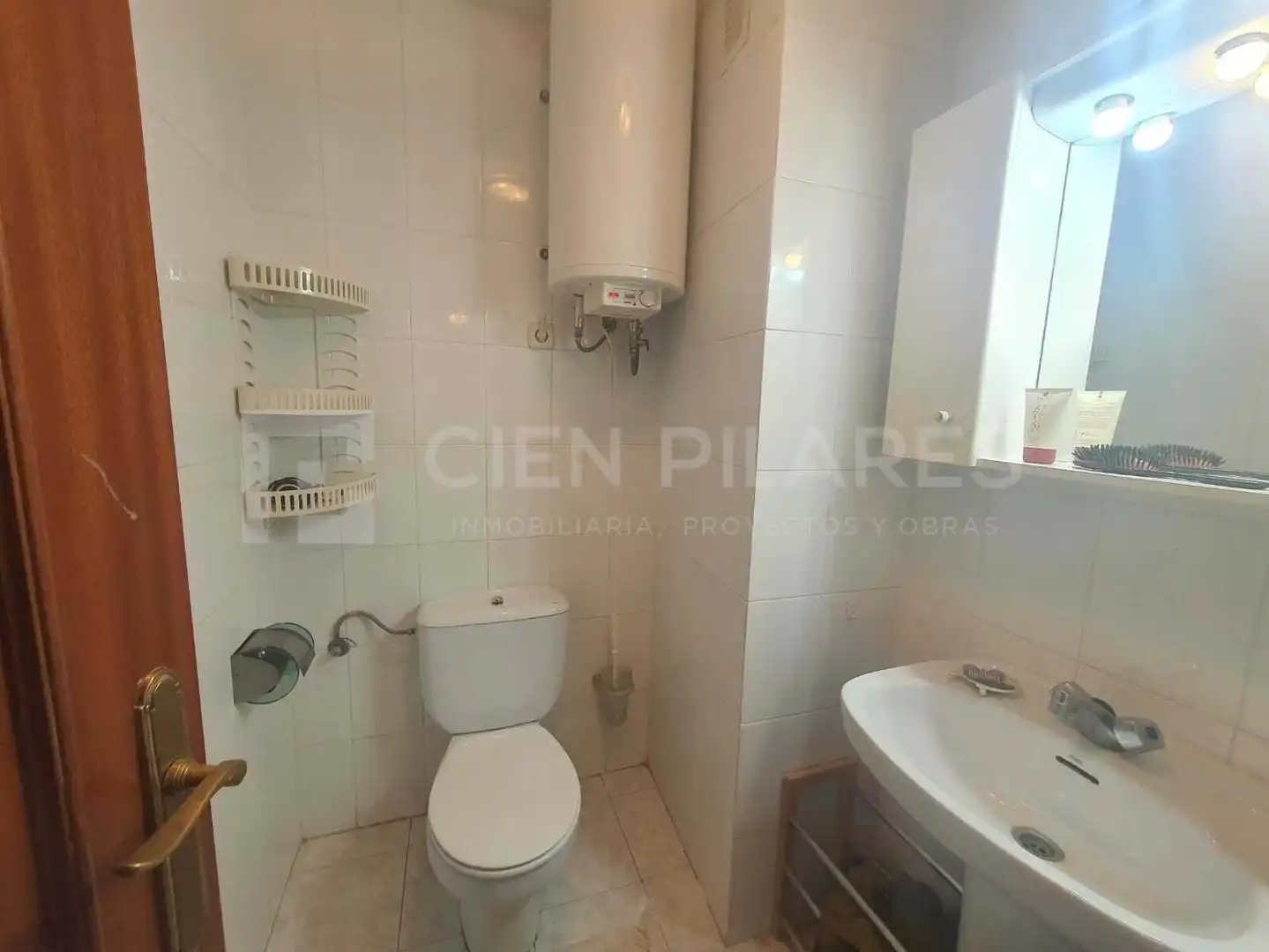 Baño de Piso en venta en Arnedillo con Terraza, Trastero y Amueblado