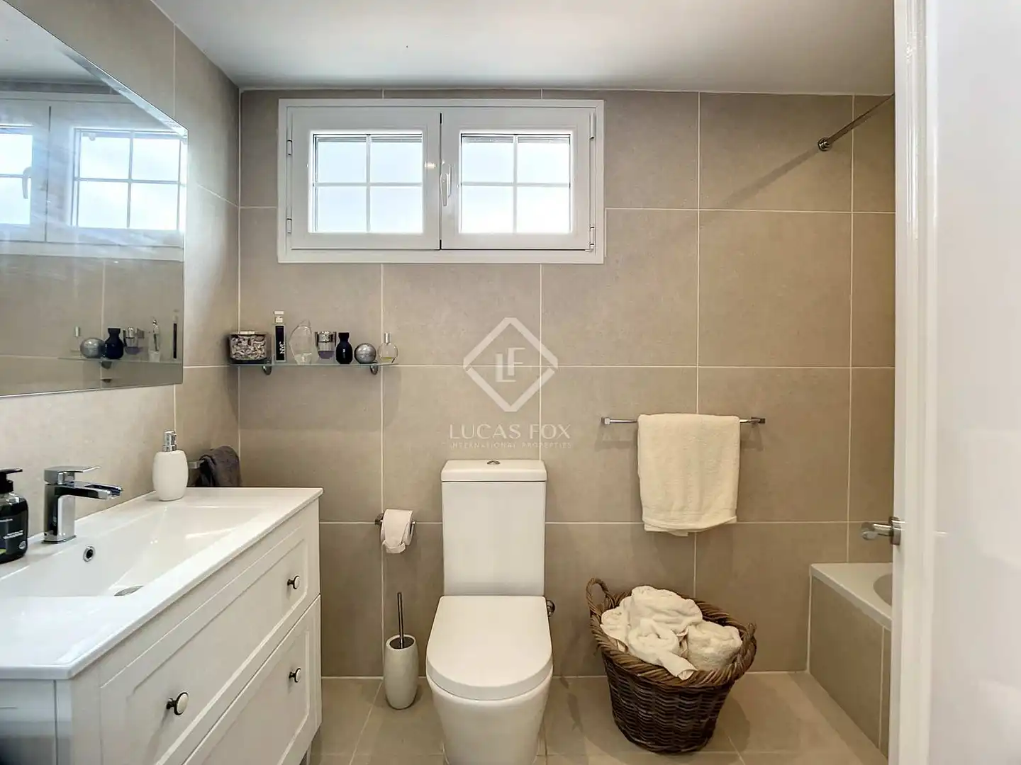 Bathroom of Houses for sale in Maó - Mahón  with Air Conditioner, Heating and Private garden