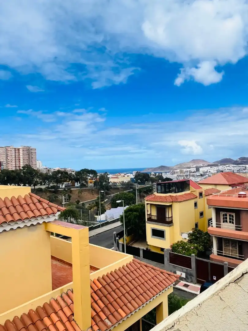 Vista exterior de Casa adosada en venta en Las Palmas de Gran Canaria con Amueblado