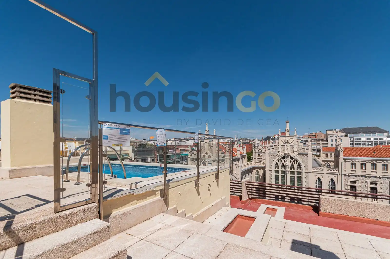 Swimming pool of Flat for rent in Madrid  with Air Conditioner, Heating and Terrace