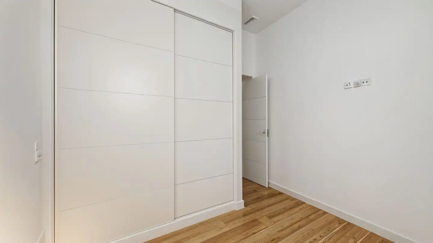 Bedroom of Flat for sale in Madrid  with Air Conditioner, Heating and Terrace