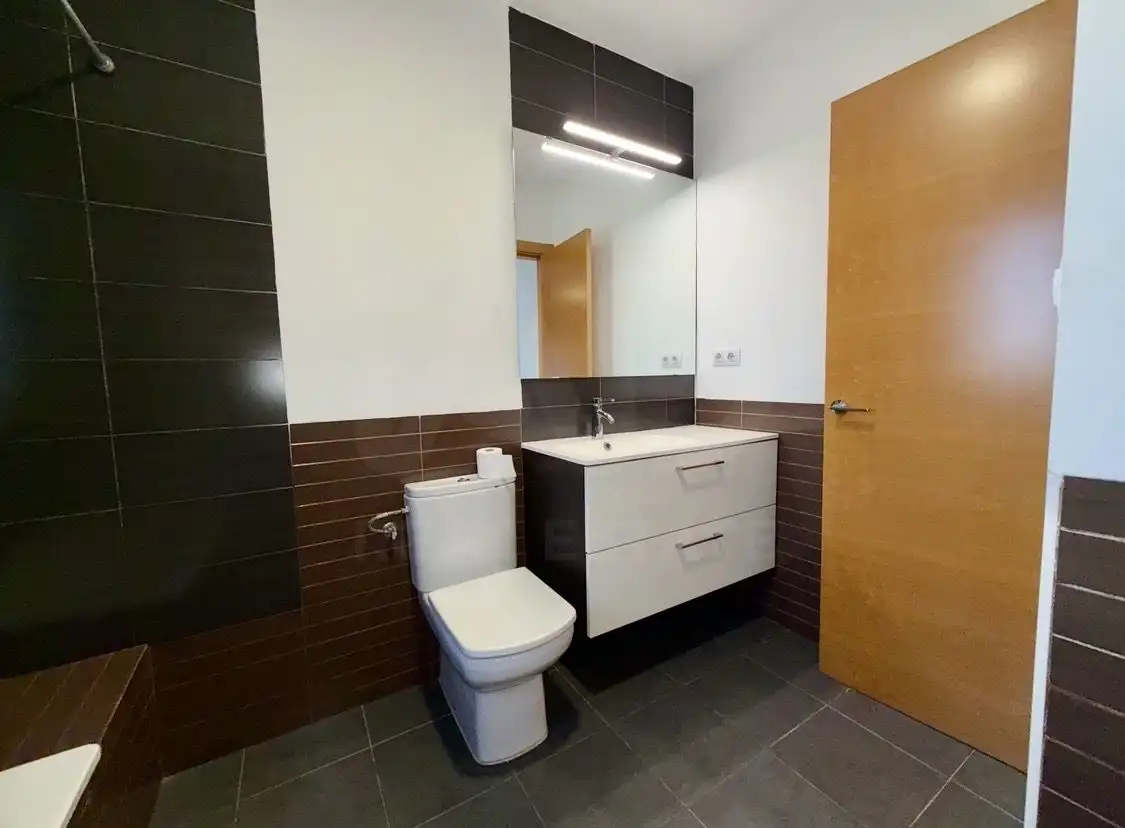 Casa aparellada en venda a Balaguer, imagen 26