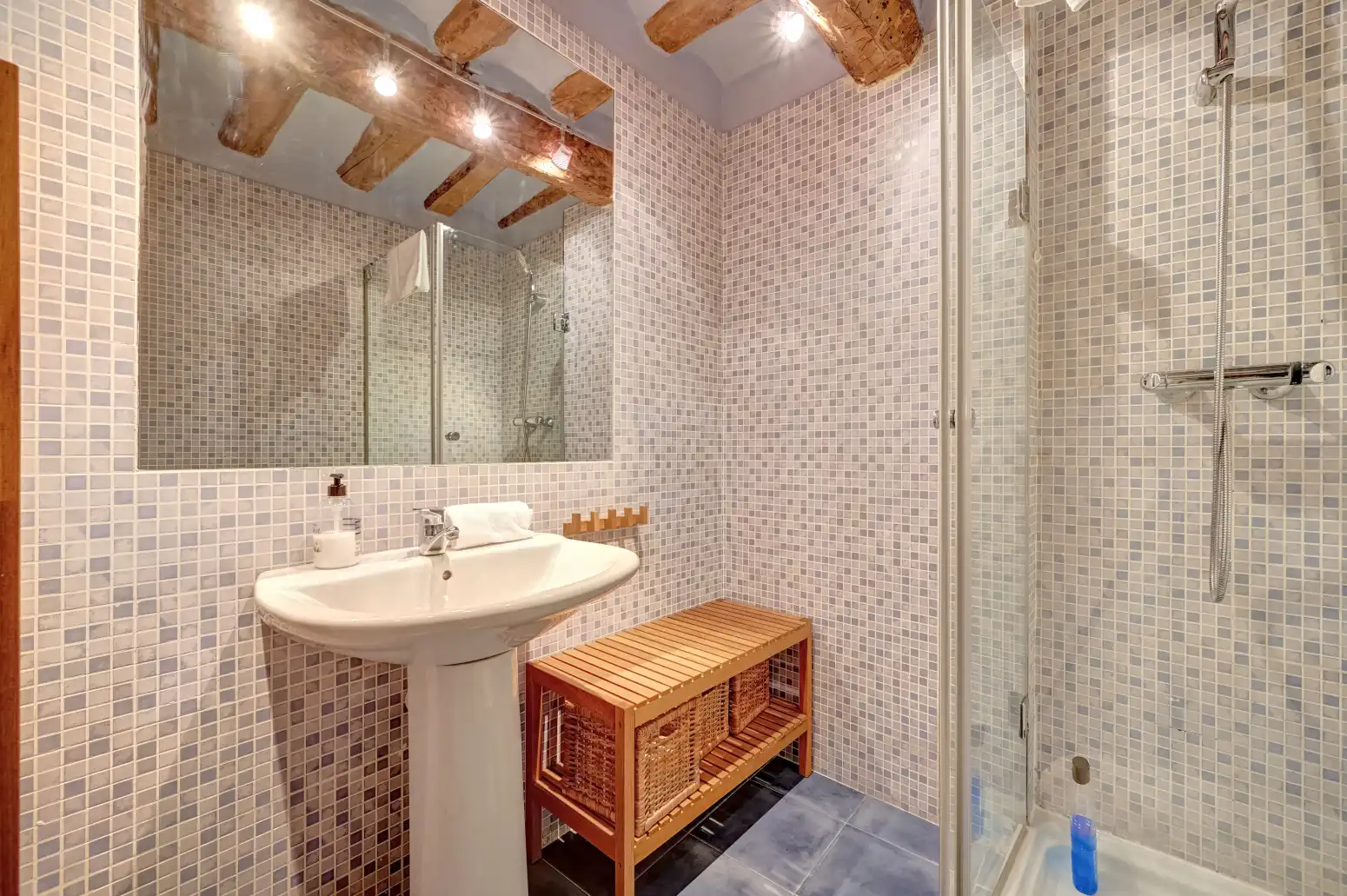 Baño de Piso en venta en  Logroño con Calefacción, Parquet y Amueblado