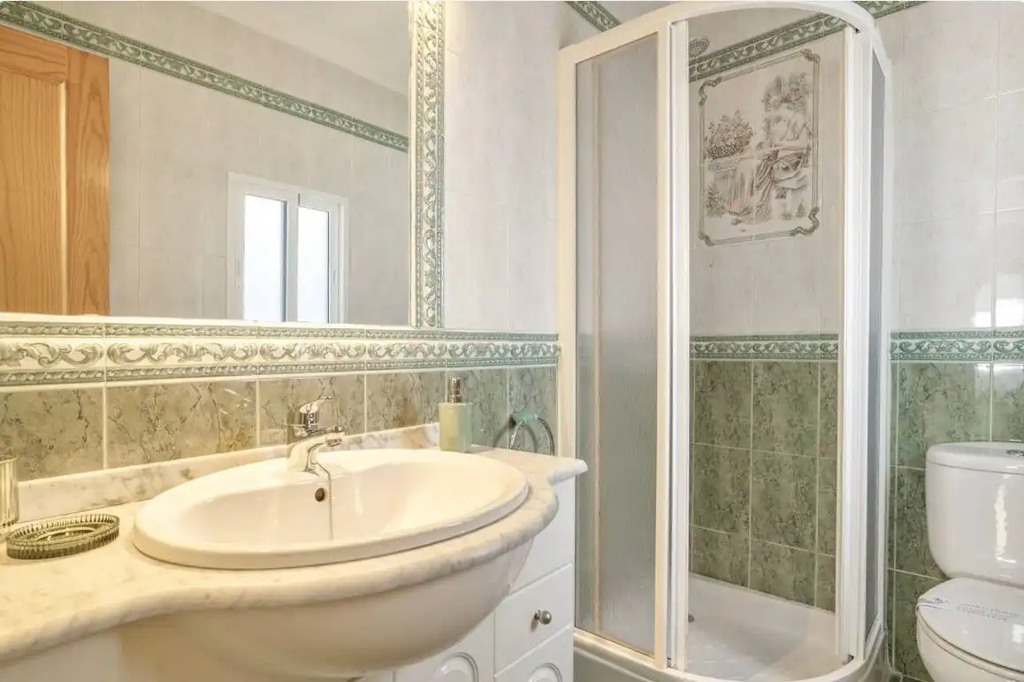 Bathroom of Flat for rent in Ronda  with Furnished