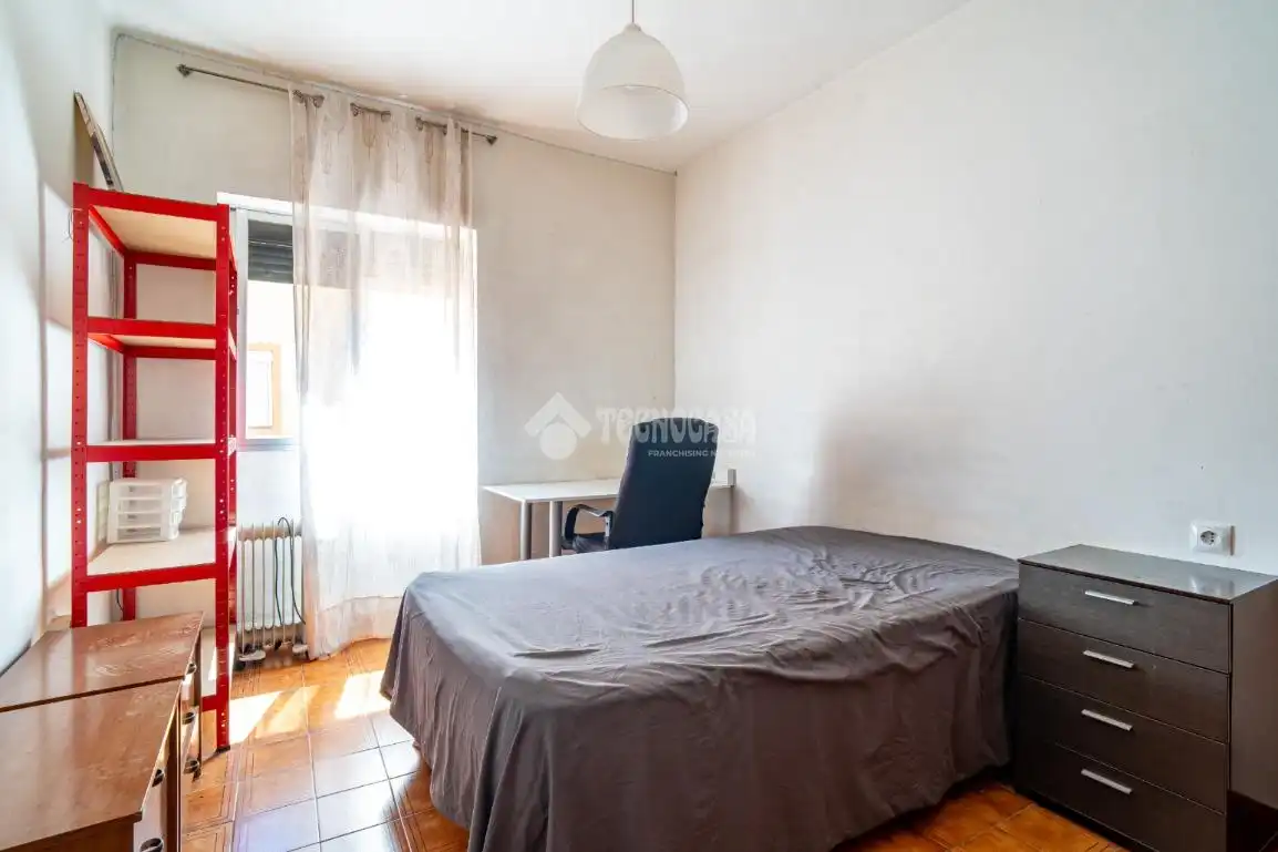 Habitación de Piso en venta en Granada con Aire acondicionado y Balcón
