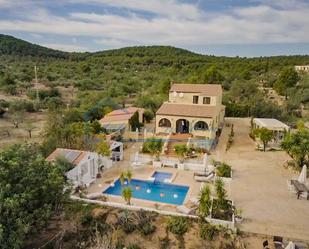 Vista exterior de Finca rústica en venda en L'Ametlla de Mar  amb Terrassa, Piscina i Balcó