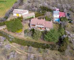 Außenansicht von Country house zum verkauf in Las Peñas de Riglos mit Terrasse, Schwimmbad und Balkon