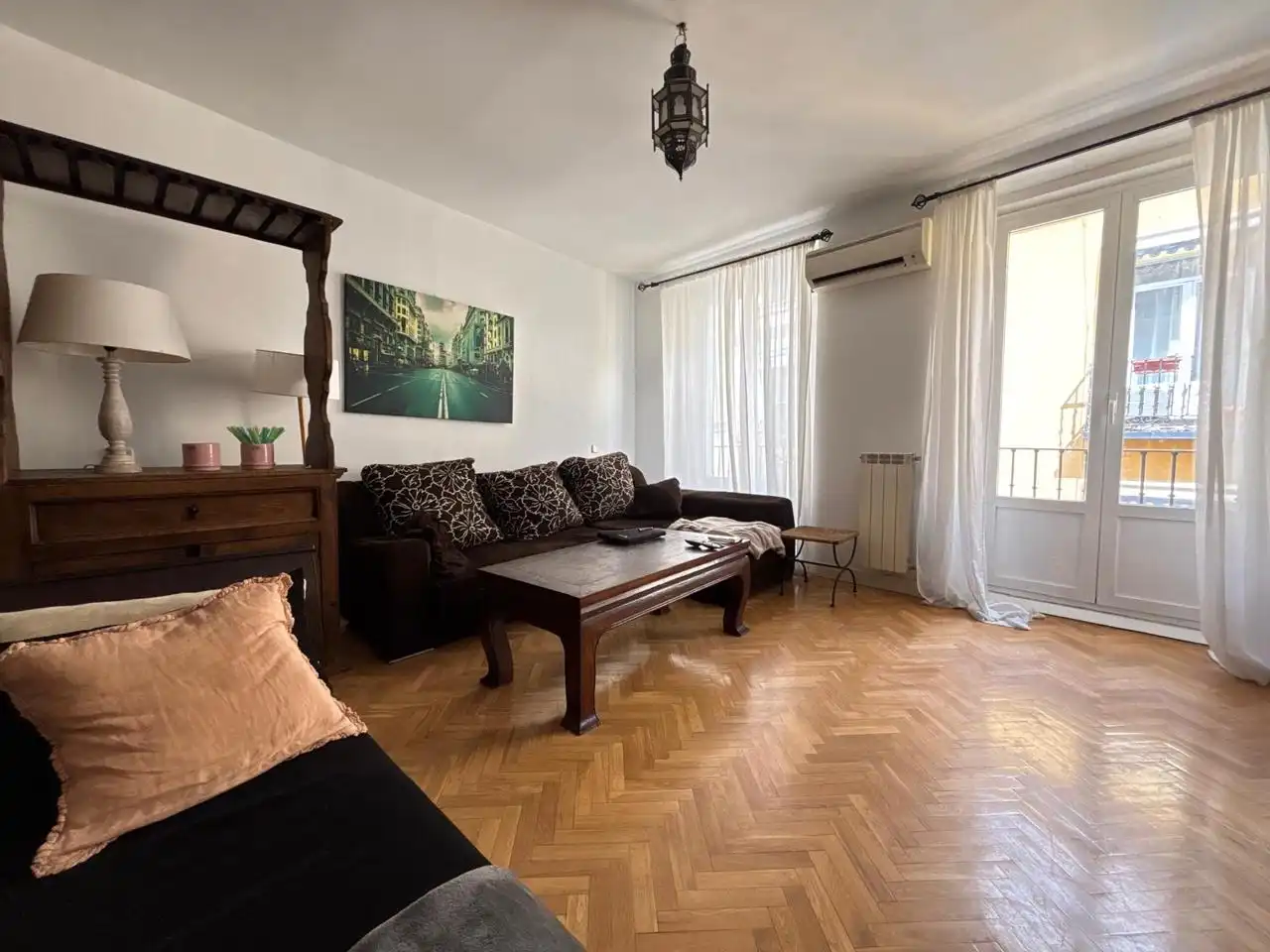 Sala de estar de Piso de alquiler en Madrid con Aire acondicionado, Terraza y Amueblado