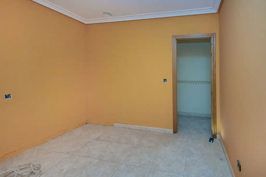 Flat with lift for sale in Av Reyes Católicos, imagen 11