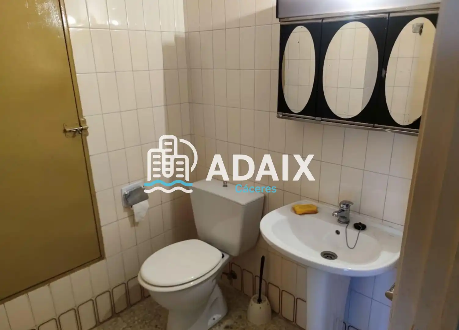 Bathroom of Detached homes for sale in Malpartida de Cáceres, Cáceres