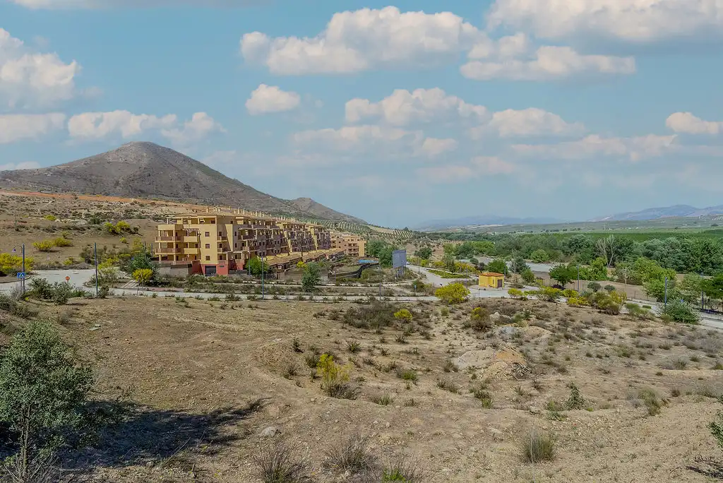 Vista exterior de Edifici en venda en Atarfe