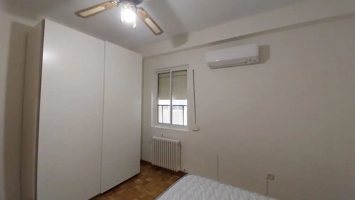 Habitación de Piso de alquiler en Jaén con Aire acondicionado, Calefacción y Parquet