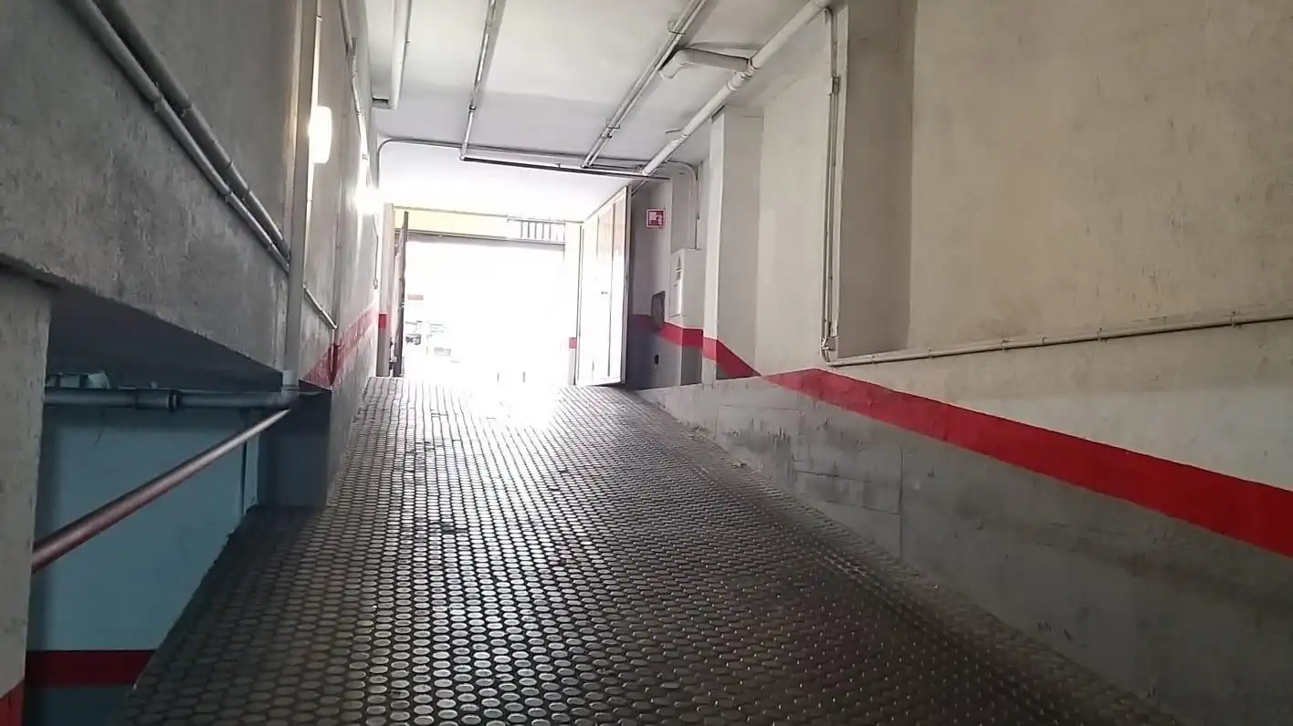 Parkplatz von Garage zur Miete in Granada