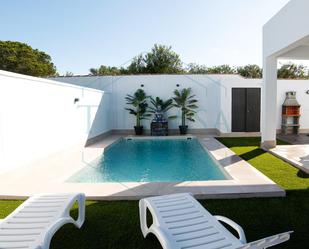 Swimming pool of House or chalet for sale in Chiclana de la Frontera  with Air Conditioner, Heating and Private garden