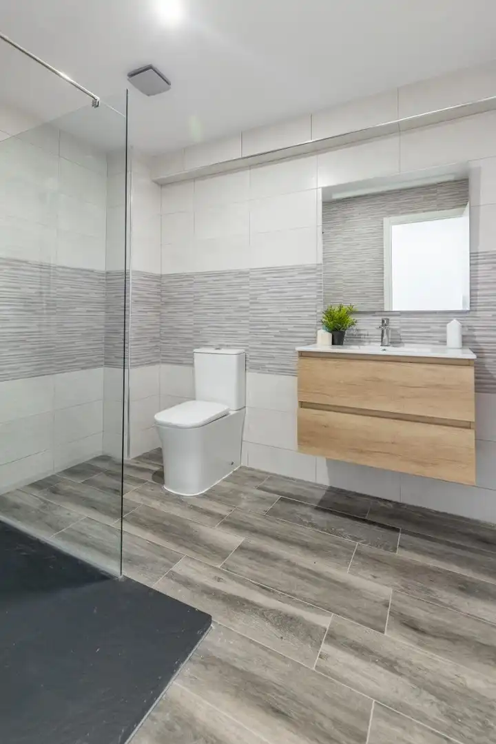 Bathroom of Flat for sale in Benifaió  with Parquet flooring and Balcony