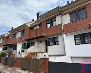Exterior view of Single-family semi-detached to rent in San Andrés del Rabanedo  with Heating, Private garden and Furnished