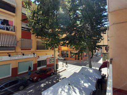 Vista exterior de Pis en venda en Villena amb Balcó