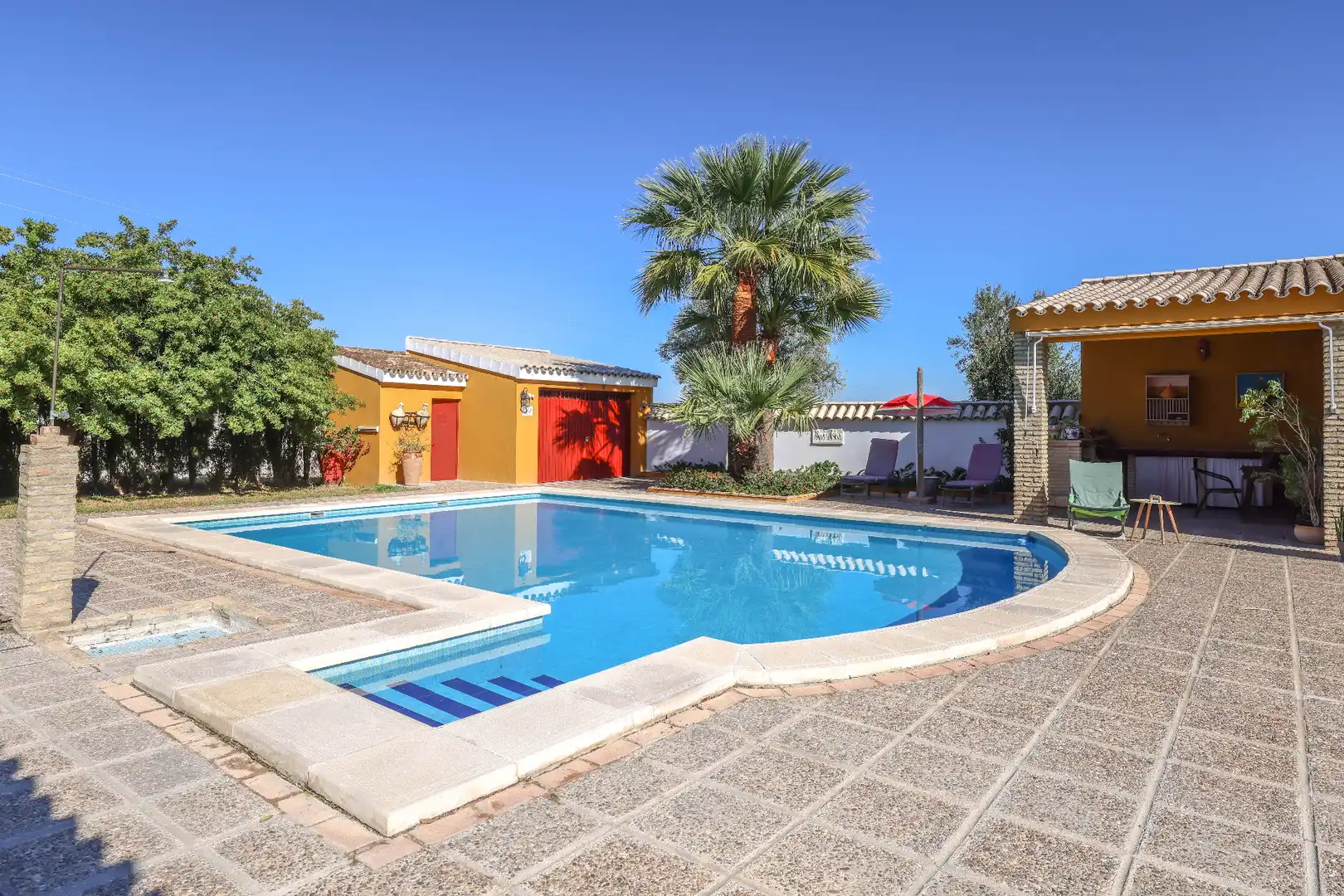 Swimming pool of Houses for sale in Morón de la Frontera  with Air Conditioner, Private garden and Swimming Pool
