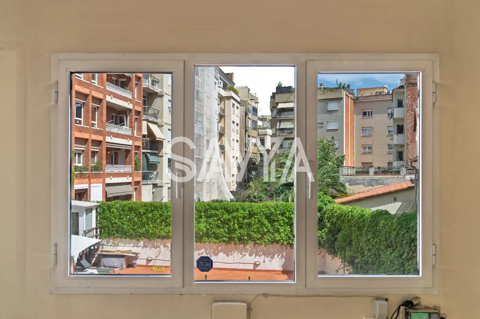 Außenansicht von Wohnung zum Verkauf in Barcelona mit Heizung