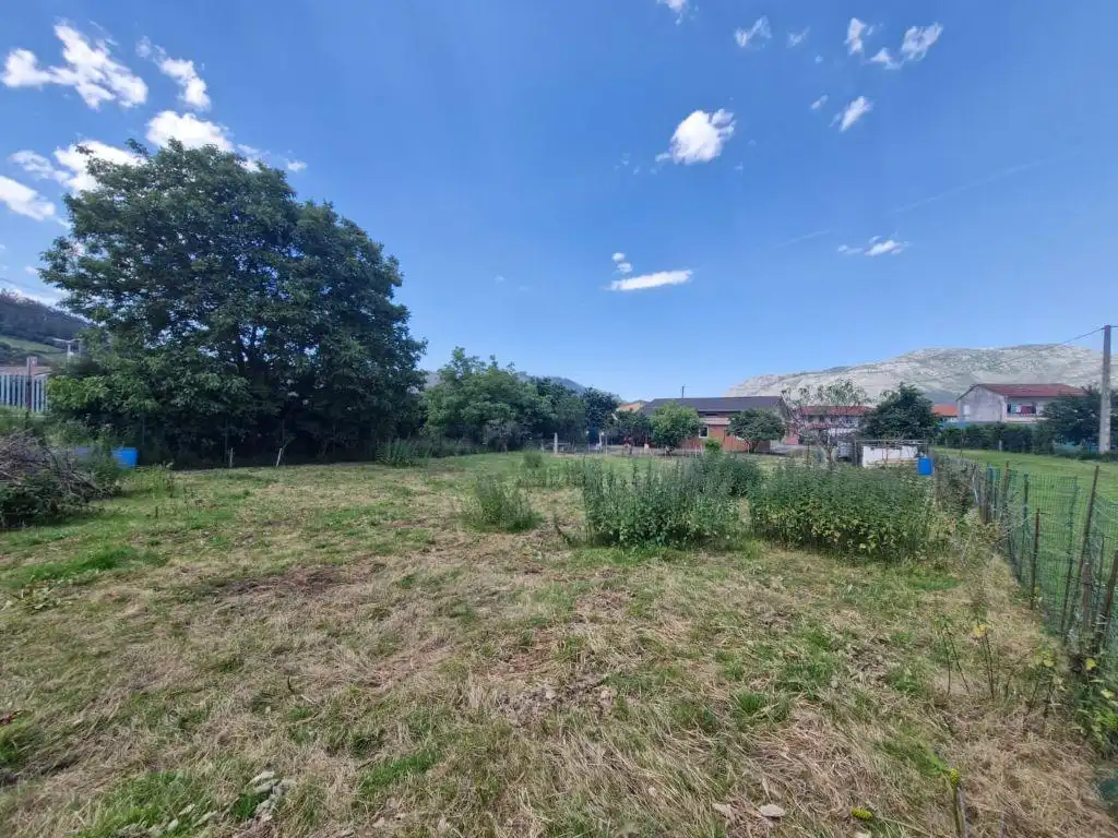Casa o xalet en venda en Los Corrales de Buelna  amb Calefacció, Jardí privat i Traster