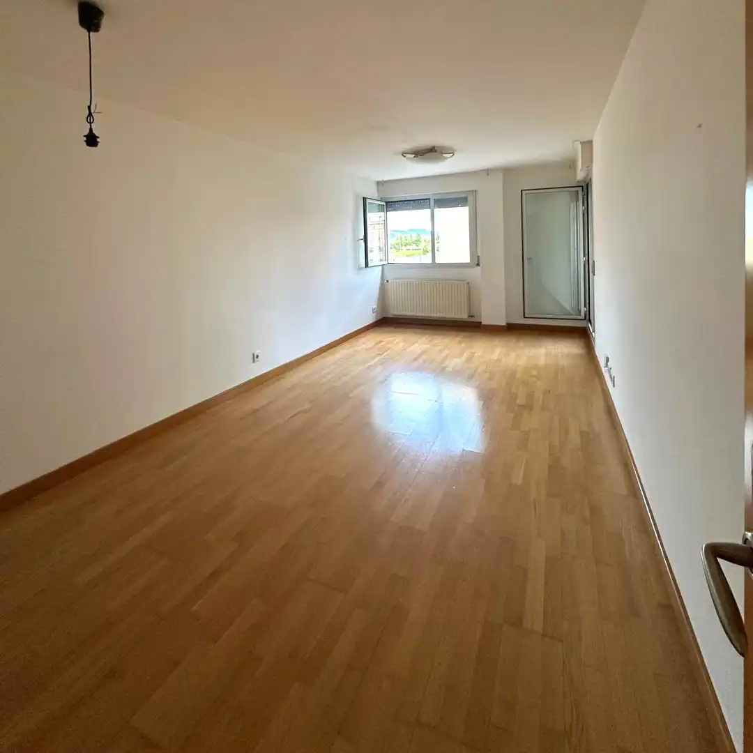 Sala de estar de Piso en venta en Berrioplano / Berriobeiti con Calefacción, Parquet y Terraza