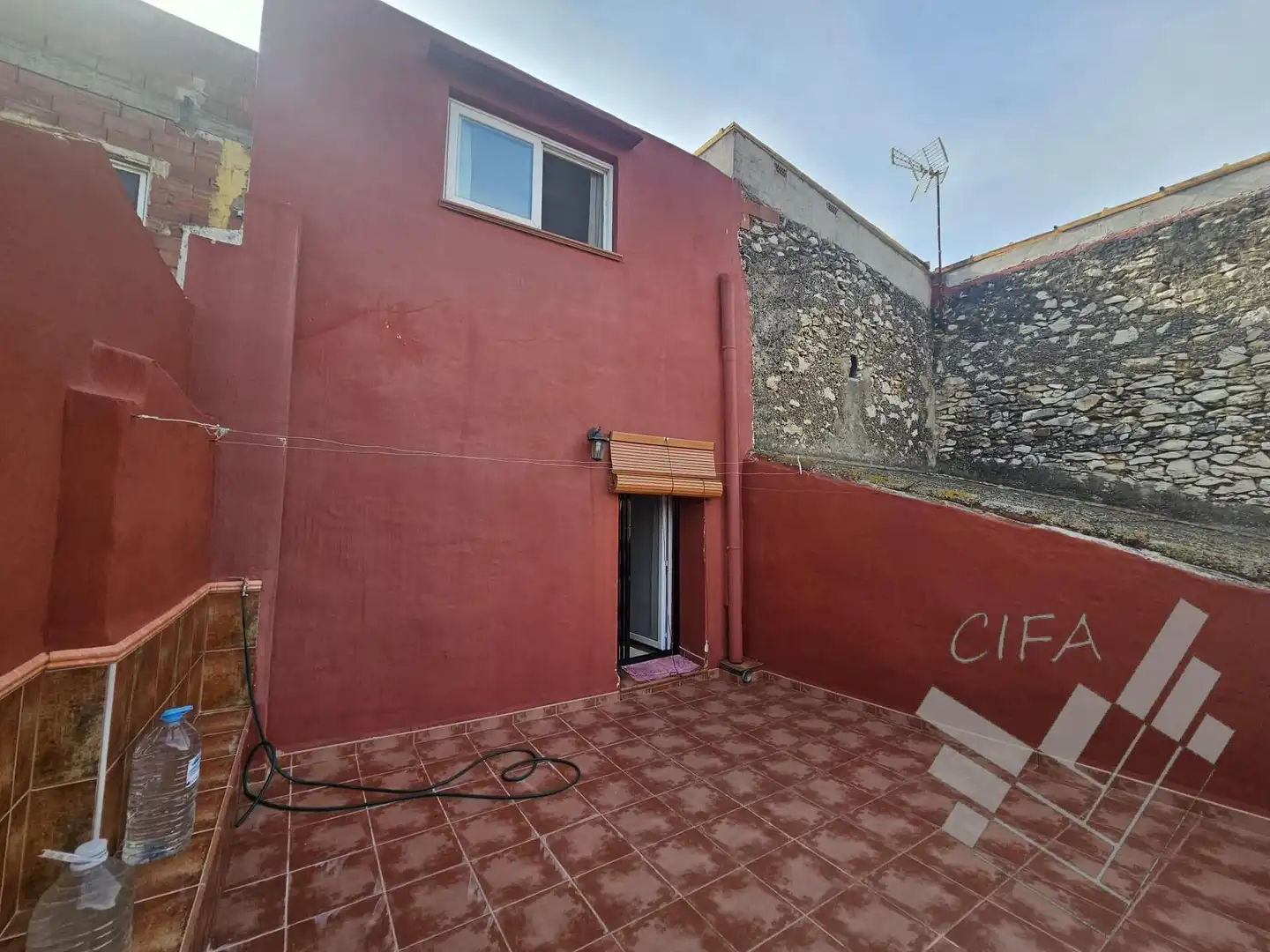 Vista exterior de Finca rústica en venda en Càlig amb Terrassa i Moblat