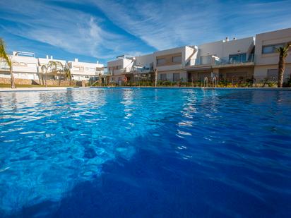 Piscina de Apartament en venda en Orihuela amb Aire condicionat, Calefacció i Jardí privat