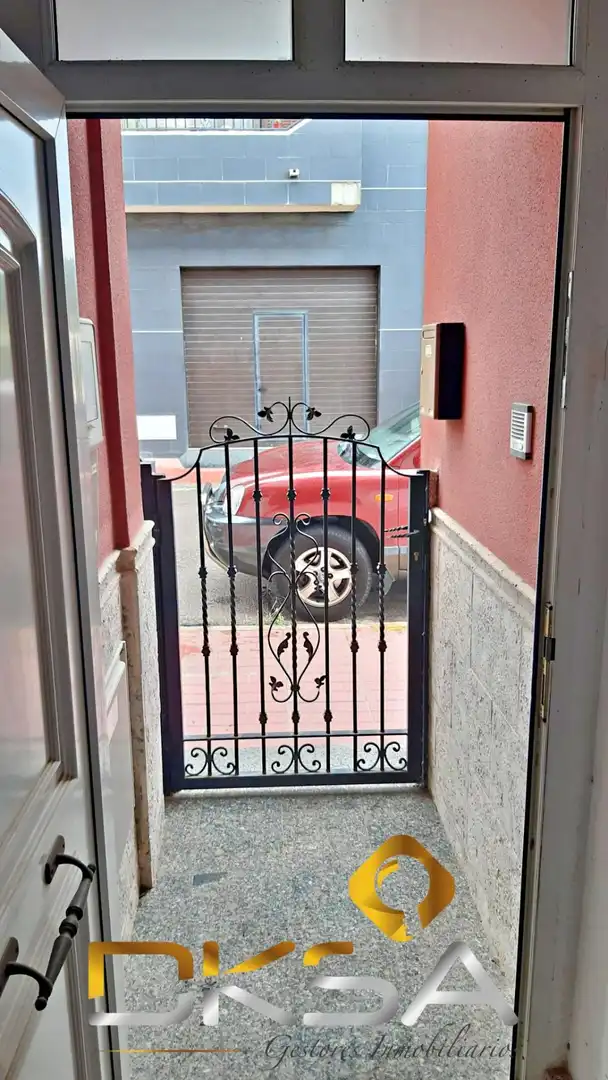 Einfamilien-Reihenhaus zum Verkauf in Alcalà de Xivert mit Möbliert und Balkon