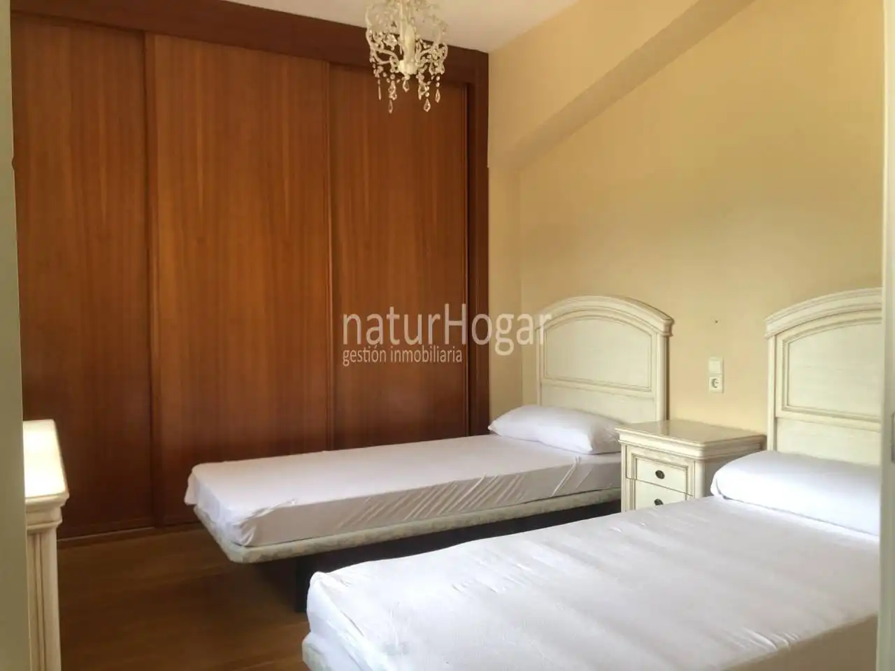 Habitación de Casa o chalet de alquiler en Paterna con Aire acondicionado, Calefacción y Jardín privado