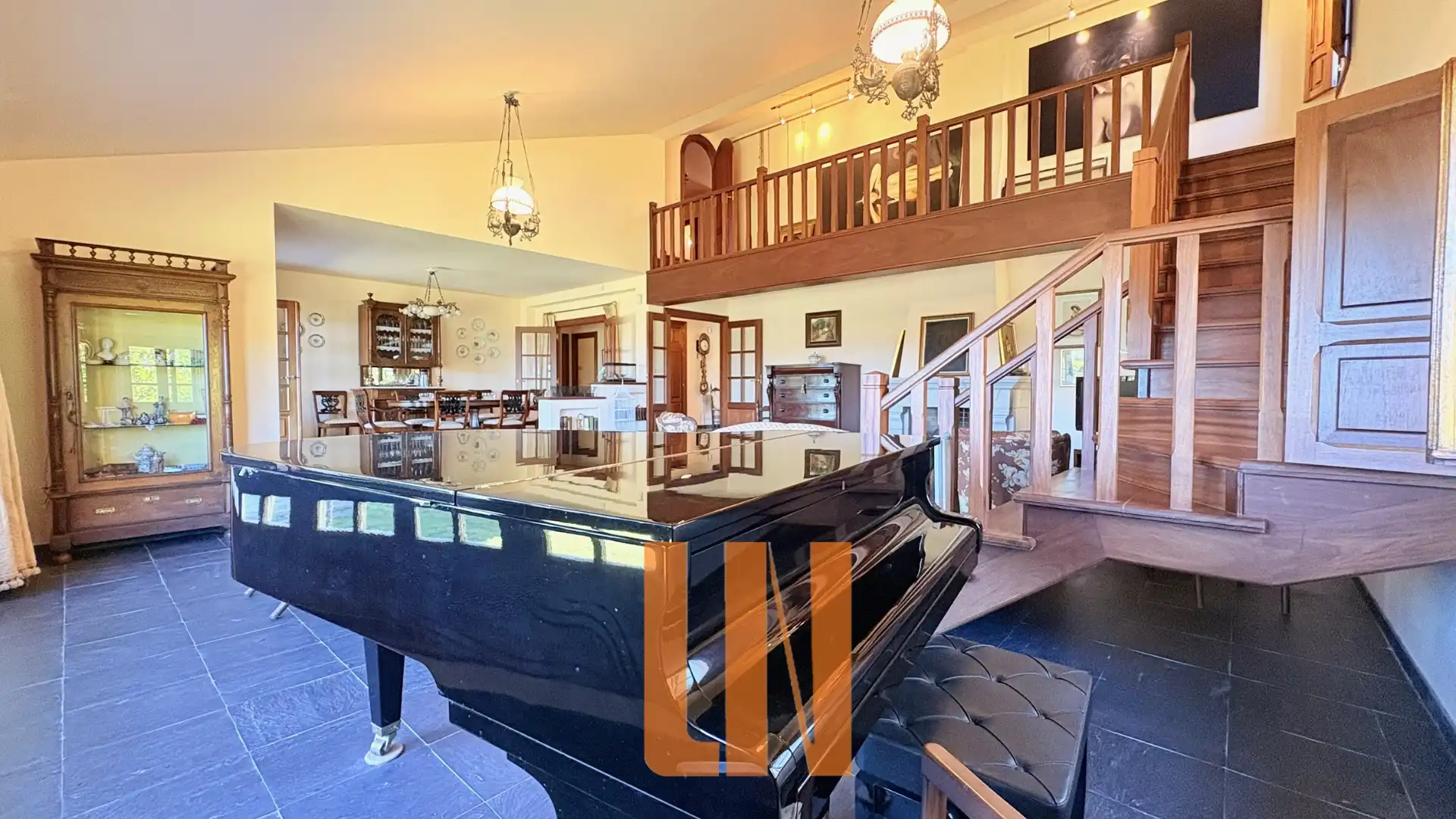 Sala de estar de Finca rústica en venta en Oleiros con Calefacción, Jardín privado y Parquet