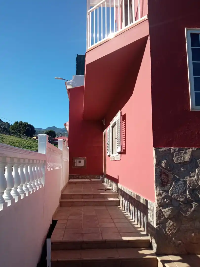 Vista exterior de Casa o xalet en venda en Santa Brígida amb Jardí privat, Terrassa i Traster
